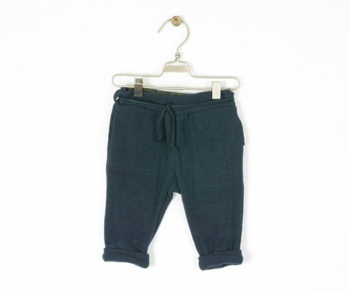 Pantaloni in jersone Pantaloni in felpa con coulisse ed elastico interno.