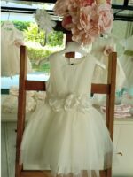 ABITO TULLE C/CINTURA Abito cerimonia in tulle con cintura a fiori e fodera in cotone. Abbigliamento Bambini Outlet