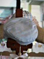 Completo due pezzi Sabbia Completo due pezzi per neonato composto da: pantaloncino corto con bretelle in tessuto a tinta unita con impunture a contrasto + body/ camicia in tessuto misto lino con manica corta, papillon abbinato. Made in Italy Abito da Battesimo Glam Corredino