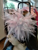 Spilla Spilla di piume bicolore rosa/azzurro. Utilizzabile anche come accessorio per capelli.