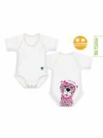 Body 0-36m Bio 4 Stagioni Jungle Leopardo Un body unico che ti permette di fare bene all'ambiente e al tuo portafoglio perché veste il tuo bimbo dalla nascita fino ai 3 anni. I body J BIMBI in cotone biologico 4 stagioni sono perfetti per tutto l'anno: grazie alla loro eccezionale traspirabilità restano caldi in inverno e asciutti in estate e la mezza manica è l'ideale sia sotto ai vestiti che da sola. I body J BIMBI sono in cotone biologico, realizzati senza l'utilizzo di trattamenti chimici che potrebbero irritare la pelle delicata del neonato e permettono quindi di proteggerla da irritazioni e arrossamenti. Essenziali Nascita