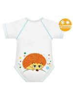 Body 0-36m Bio 4 Stagioni Riccio Un body unico che ti permette di fare bene all'ambiente e al tuo portafoglio perché veste il tuo bimbo dalla nascita fino ai 3 anni. I body J BIMBI in cotone biologico 4 stagioni sono perfetti per tutto l'anno: grazie alla loro eccezionale traspirabilità restano caldi in inverno e asciutti in estate e la mezza manica è l'ideale sia sotto ai vestiti che da sola. I body J BIMBI sono in cotone biologico, realizzati senza l'utilizzo di trattamenti chimici che potrebbero irritare la pelle delicata del neonato e permettono quindi di proteggerla da irritazioni e arrossamenti. Essenziali Nascita