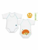 Body 0-36m Bio 4 Stagioni Riccio Un body unico che ti permette di fare bene all'ambiente e al tuo portafoglio perché veste il tuo bimbo dalla nascita fino ai 3 anni. I body J BIMBI in cotone biologico 4 stagioni sono perfetti per tutto l'anno: grazie alla loro eccezionale traspirabilità restano caldi in inverno e asciutti in estate e la mezza manica è l'ideale sia sotto ai vestiti che da sola. I body J BIMBI sono in cotone biologico, realizzati senza l'utilizzo di trattamenti chimici che potrebbero irritare la pelle delicata del neonato e permettono quindi di proteggerla da irritazioni e arrossamenti. Essenziali Nascita