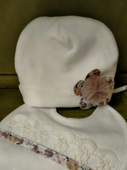 Cappellino neonata Pompon Cappellino in ciniglia con applicazione fiore. Made in Italy Nascita Lei Lista Nascita Corredino