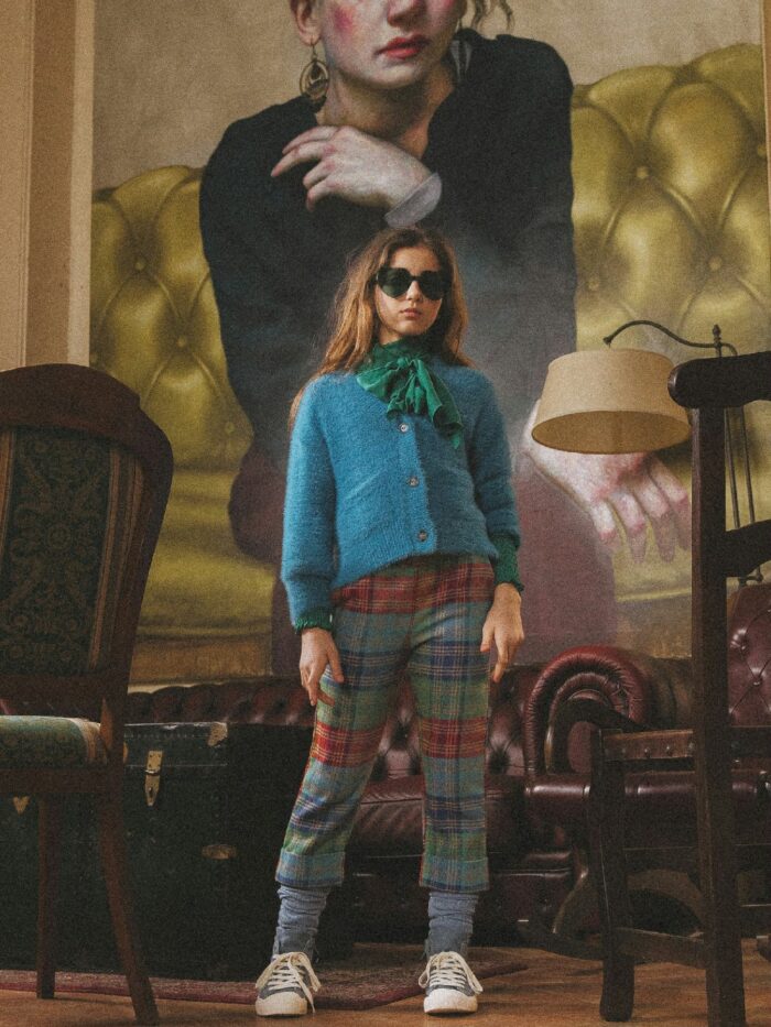 Pantaloni ragazza Pantaloni fantasia multicolor in tessuto misto lana, taglia diritto, cinta elasticizzata con passanti, cintura abbinata. Made in Italy