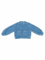 Maglia bimba Morbida maglia girocollo arricchita dalla lavorazione del filato effetto fluffy, apertura dietro con due bottoncini. Graziose taschine applicate davanti. Made in Italy