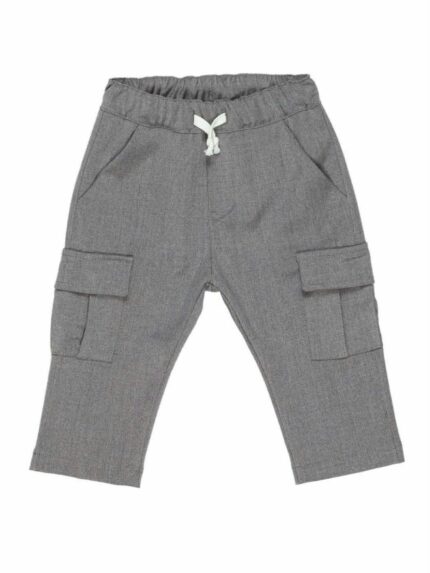Pantaloni baby Pantaloni dal taglio morbido con cintura elastica con coulisse, tasche laterali e tascone sulla gamba. Made in Italy
