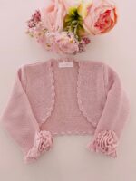 Coprispalle Oro Mimilù Elegante coprispalle in filo - 100% cotone - con applicazione di particolare fiore in maglia a fondo manica, bordo rifinito ad uncinetto.Abbinabile a tutti gli abiti della collezione Mimilù per damigelle e cerimonia. Abito Cresima Abito da Cerimonia Ragazza Abito da Cerimonia Bambina Abito Damigella Abito Prima Comunione