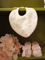 Bavetta neonata Intrecci di Coccole Bavetta per neonata in pizzo con fodera in piquet di cotone - Eleganza Made in Italy Made in Italy Nascita Lei Nursery Lista Nascita Idea Regalo Corredino