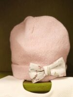 Cappellino neonata Fiori di Seta Cappellino per neonata in maglia di lana/cashmere con fiocco - Stile e comfort Teto&Tatta Nascita Lei Nursery Lista Nascita Idea Regalo Corredino