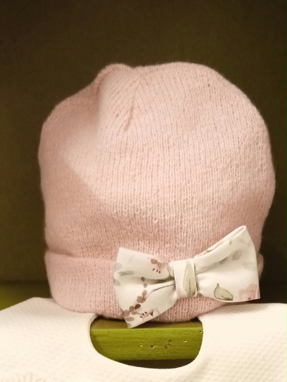 Cappellino neonata Fiori di Seta Cappellino per neonata in maglia di lana/cashmere con fiocco - Stile e comfort Teto&Tatta Nascita Lei Nursery Lista Nascita Idea Regalo Corredino
