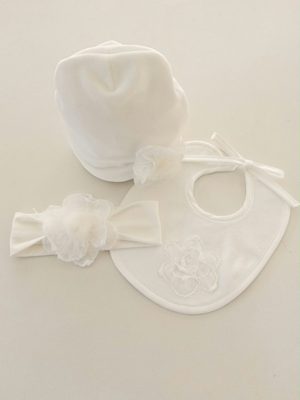 Fascia neonata Nuvola Fascetta neonata in jersey con fiore in tulle e pom pon - Eleganza Made in Italy Made in Italy Nascita Lei Nursery Lista Nascita Accessori Cerimonia Idea Regalo Corredino