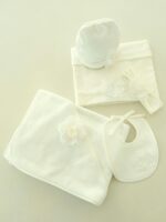 Lenzuolino culla Nuvola Set lenzuolino culla 3 pezzi in cotone con fiore in tulle - Eleganza Made in Italy Made in Italy Nascita Lei Nursery Lista Nascita Idea Regalo Corredino