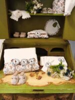 Tutina neonata Cannella Tutina neonata in ciniglia - Teto&Tatta: bicolore con fiore decorativo, stile e qualità italiana Made in Italy Nascita Lei Nursery Lista Nascita Idea Regalo Corredino