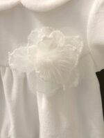 Tutina neonata Nuvola Tutina neonata in ciniglia con fiore in tulle - Eleganza Made in Italy Made in Italy Nascita Lei Nursery Lista Nascita Idea Regalo Corredino