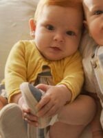 Cardigan tricot neonata Cardigan Neonata Mayoral New Born: Morbido Tricot con Dettagli Eleganti