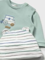Completo due pezzi con cappellino neonato Completo Neonato Mayoral New Born: T-Shirt, Ghettina e Cappellino Coordinato