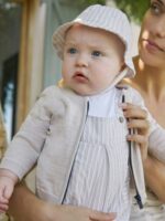 Cardigan tricot neonato Cardigan Tricot Neonato Mayoral New Born: Morbidezza e Stile per Ogni Occasione