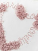 T-shirt manica corta bambina Newness Kids, t-shirt in jersey stretch con cuore di petali rosa, bambina 3-9 anni