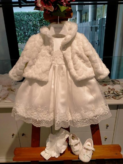 Abito m/corta Aria Abito elegante per neonata in raso e pizzo. Modello con manichine corte, corpino e gonna doppiati in pizzo. Sottogonna 100% cotone. Made in Italy Abito da Battesimo Abito da Cerimonia Neonata