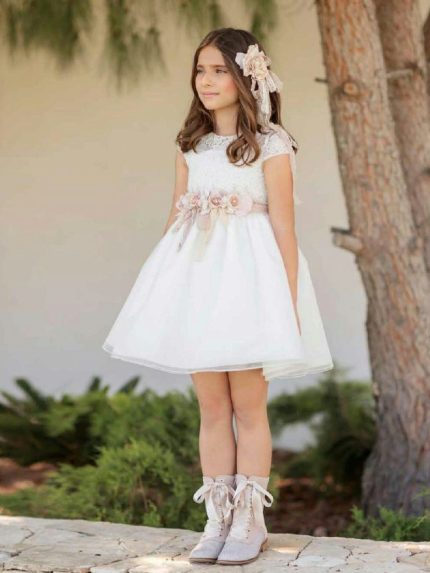 Acconciatura Perla Mimilù Elegante acconciatura, per bimba e ragazza, in pizzo con fiore in tessuto da abbinare agli abiti da cerimonia Perla. Accessori Cerimonia