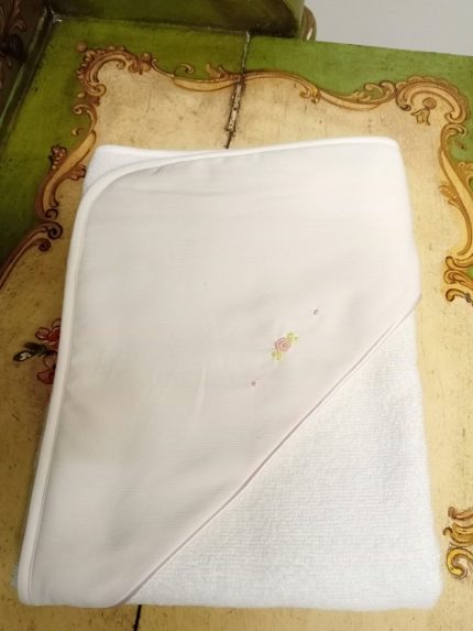 Asciugamano Ricami da Sogno Asciugamano neonata in spugna 100% cotone con rosellina ricamata a mano - Teto&Tatta Made in Italy Nascita Lei Nursery Lista Nascita Idea Regalo Corredino