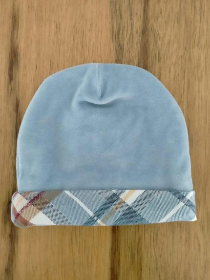 Cappellino ciniglia Scozzese Cappellino in ciniglia per neonato con bordo in tessuto fantasia scozzese. Made in Italy