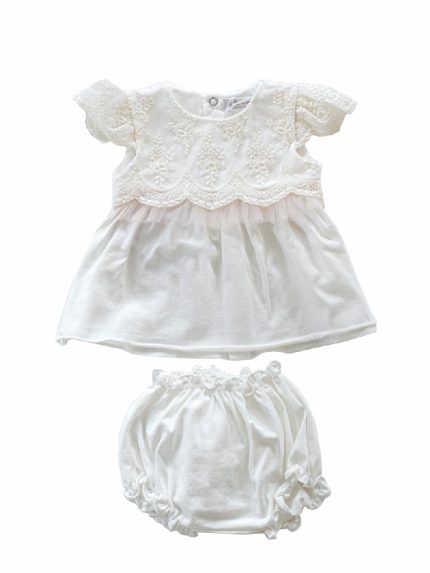 Completo Piccola Principessa Teto e Tatta Elegante completo due pezzi di Teto e Tatta 100% Made in Italy: coprifasce in jersey con corpetto in pizzo macramè e tulle rosa + coulotte in jersey. Abito da Battesimo Lista Nascita Corredino