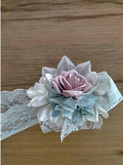 Corona Pink Diamond Mimilù Elegante corona da cerimonia per bimba e ragazza, modello Pink Diamond, in pizzo e tulle con fiore in tessuto. Accessori Cerimonia