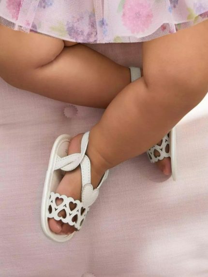 Sandaletto culla neonata Sandali Neonata Mayoral New Born in Ecopelle con Cuori e Suola Morbida