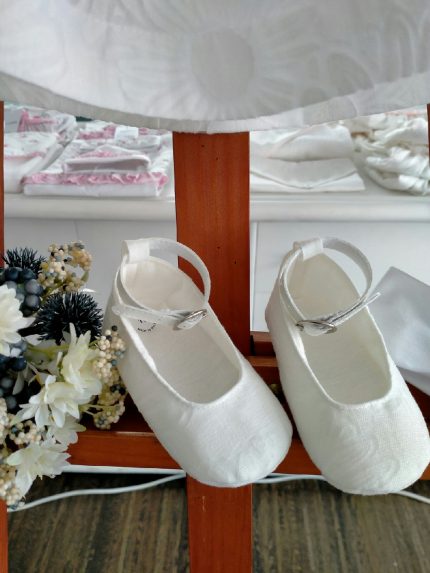 Scarpine culla Soffio Eleganti scarpine culla per neonata in tessuto debrodè. Made in Italy Accessori Cerimonia