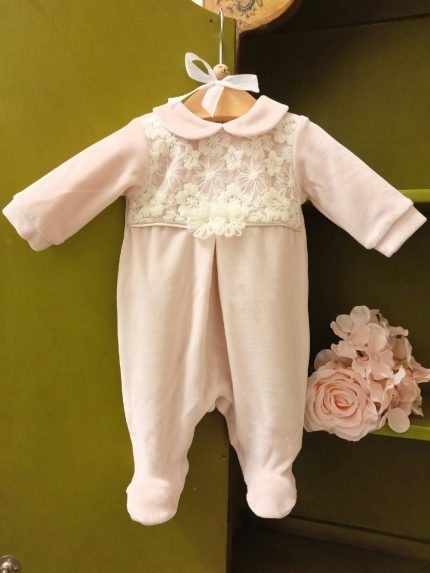 Tutina neonata Intrecci di Coccole Tutina in ciniglia per neonata con elegante corpino in pizzo - Raffinatezza Made in Italy Made in Italy Nascita Lei Nursery Lista Nascita Idea Regalo Corredino